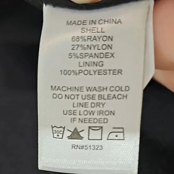 CeCe Lizzie Bell Sleeve Sheath Dress Rich Black Size 8 NWT - Picture 9 of 9